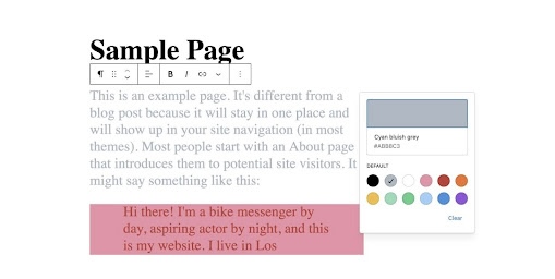 Capture d'écran d'un éditeur de page WordPress avec un bloc de texte personnalisé montrant une grande variété d'options de couleurs, y compris des combinaisons non-marques et à faible contraste.