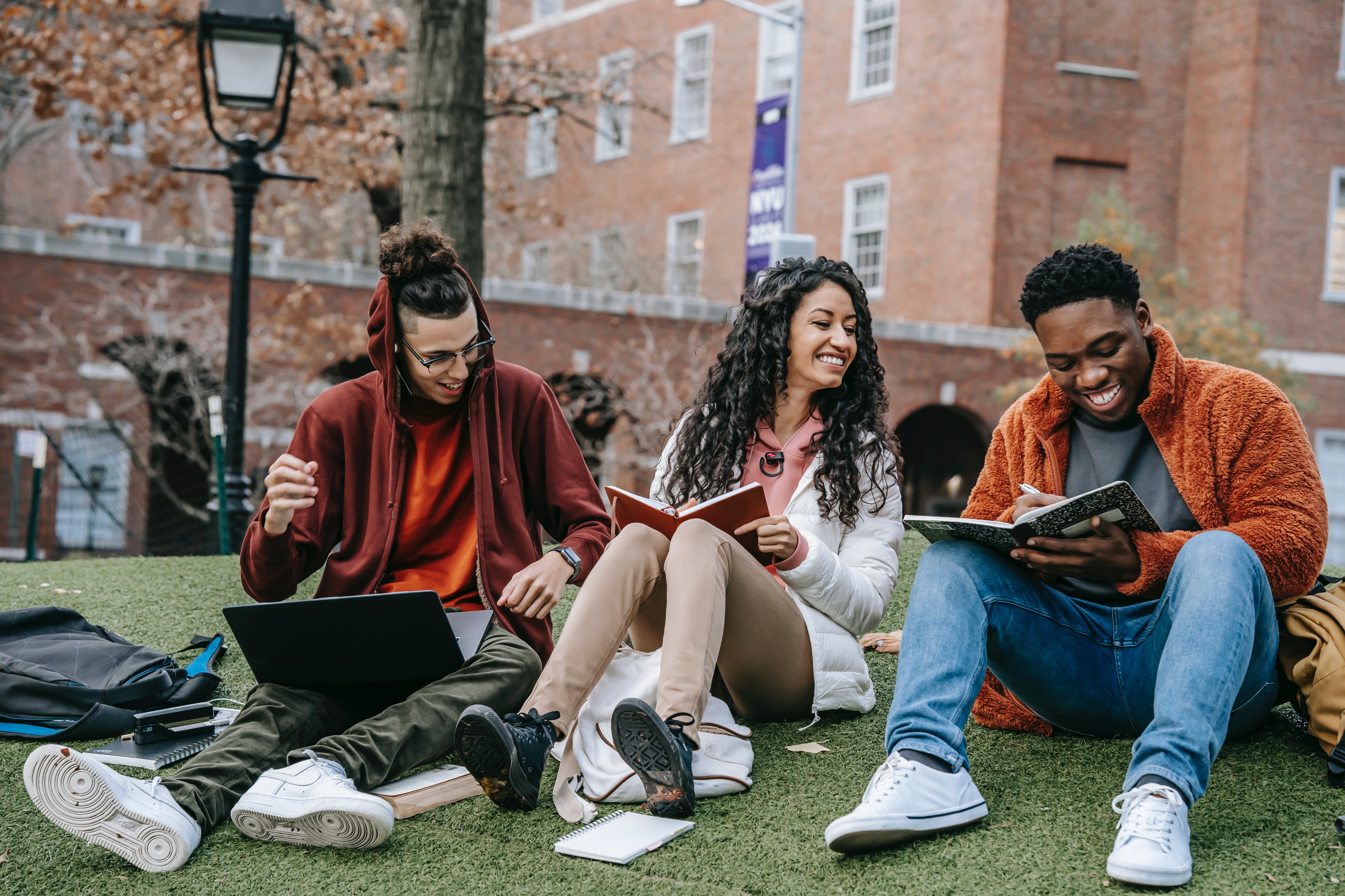Higher education marketing: web strategies and trends