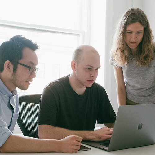 Trainer teaching students